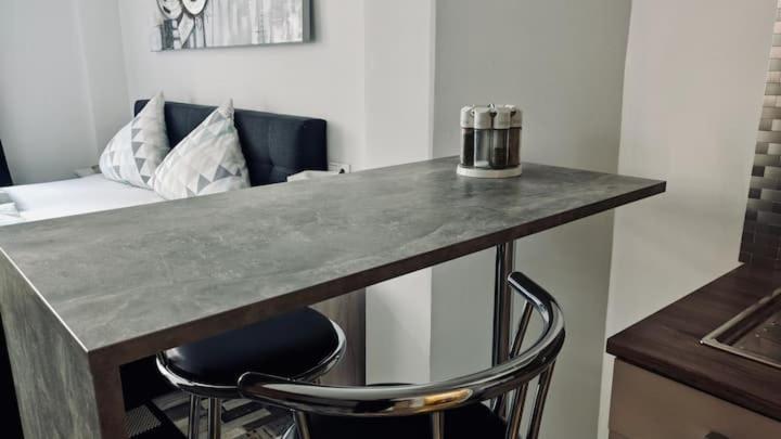 Moderne Wohnung Schwarzwald - In Bester Lage Direkt Am Fluss Bad Wildbad Εξωτερικό φωτογραφία